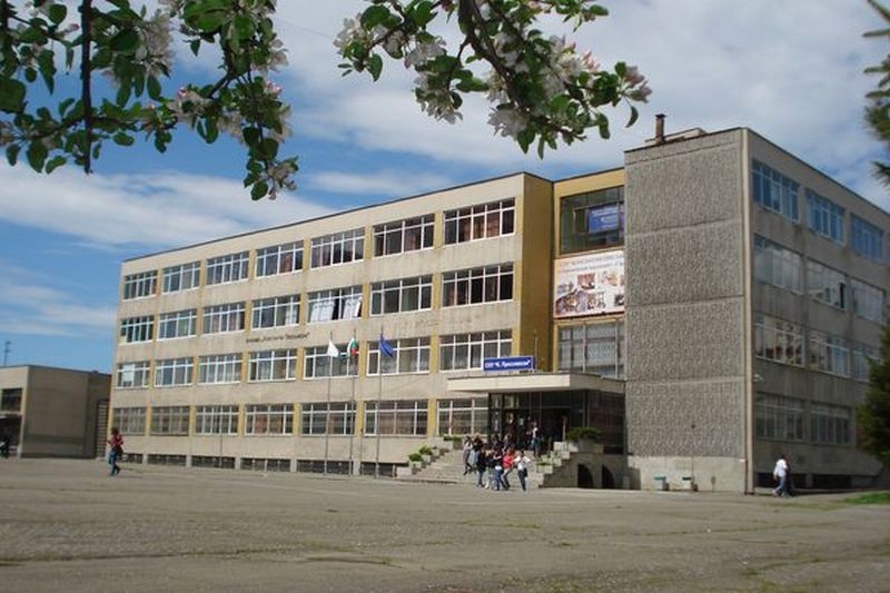 Зверски бой в училище! Първокласник е с избити зъби