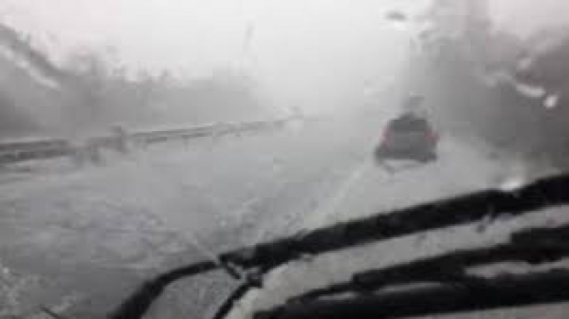 Градушка се изсипа над “Хемус“ и я затапи, смерч и порои, идва студен фронт