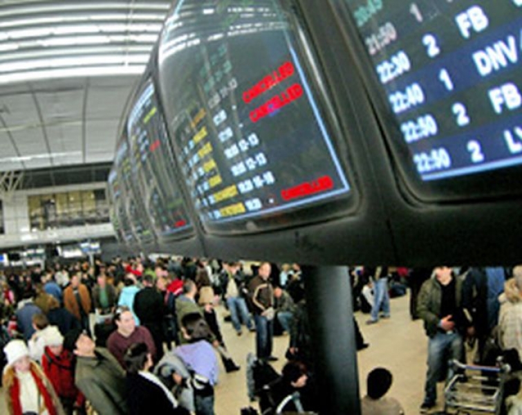 200 българи бяха блокирани на гръцко летище часове наред ВИДЕО