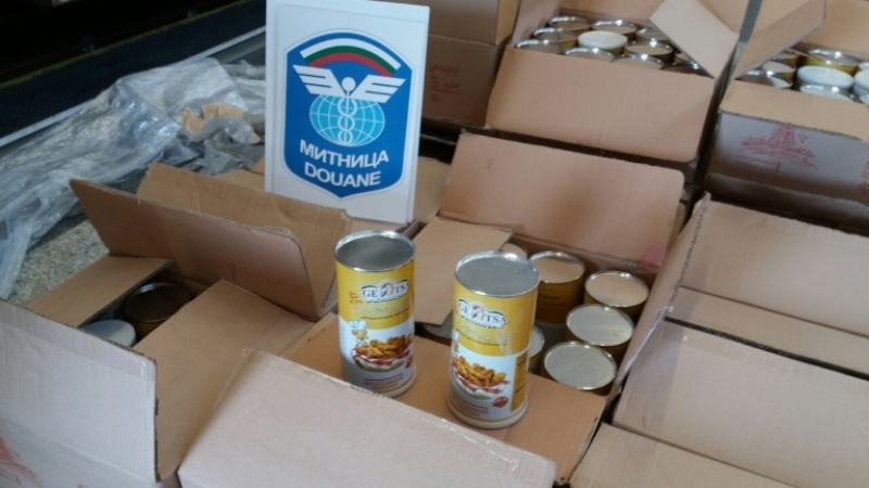 Съдът в Пловдив остави в ареста иранец, превозвал 240 кг хероин в кутии за подправки