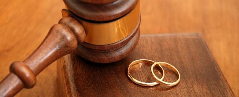 82-годишен дядо се разведе за 6-и път, за да... се ожени за млада англичанка