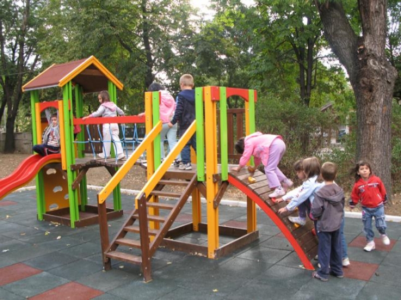 Пловдивчанин отмъкна пари от детска люлка