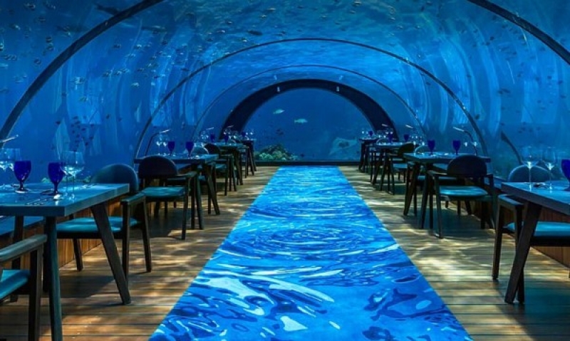 Най-големият подводен лукс в света е на Малдивите СНИМКИ
