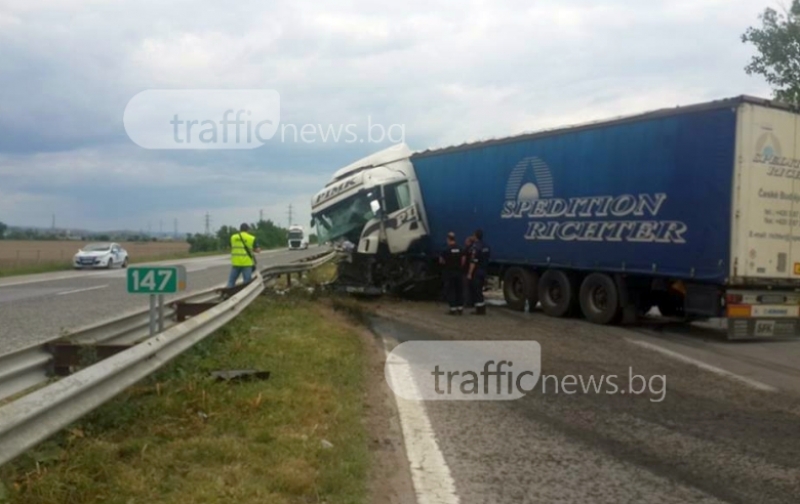 Пътен ад на магистралата край Пловдив! Трима са ранени след тежка катастрофа