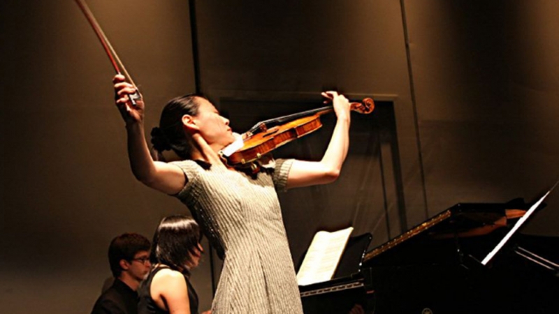 Световноизвестната цигуларка Мидори със свой стипендиант в Общество Nota Bene