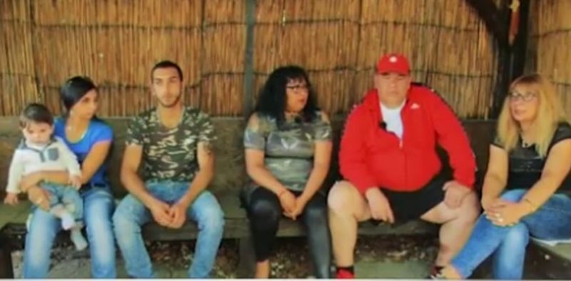 Българско семейство прекара 9 месеца в гръцки затвор, качили бежанци на стоп ВИДЕО