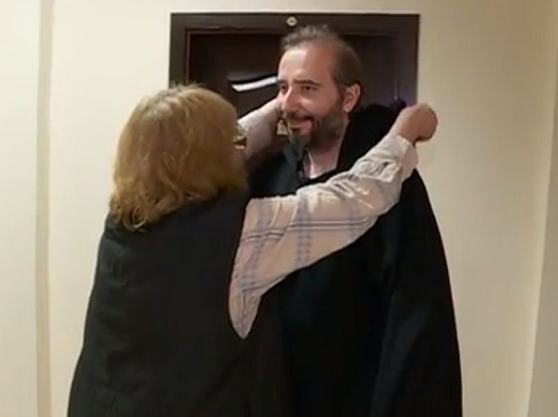 Нощният пазач на Драматичен театър - Пловдив стана актьор, помогна за 