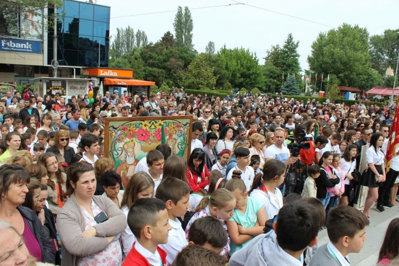 Празнично шествие и тъпанно шоу в Асеновград днес