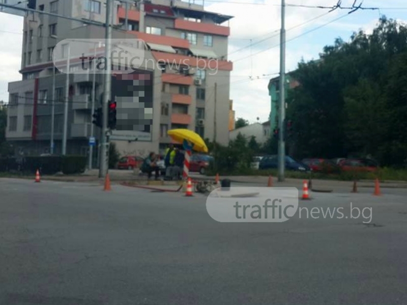 Хапване, пийване и чадърче – насред булевард в Пловдив СНИМКА