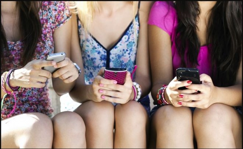 Номофобия –  най-новата зависимост, която завладява света