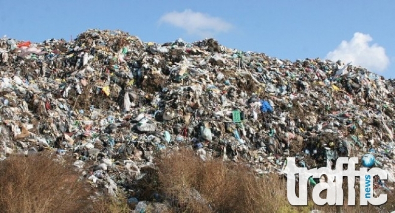 Заливат Цалапица с боклуци заради пожара в Шишманци