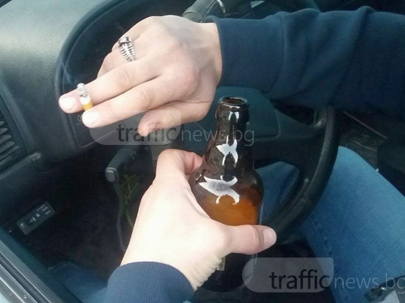 Шофьор на бус шпори пиян по пътя край Карлово