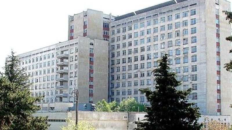 Мъж падна от осмия етаж и... оцеля