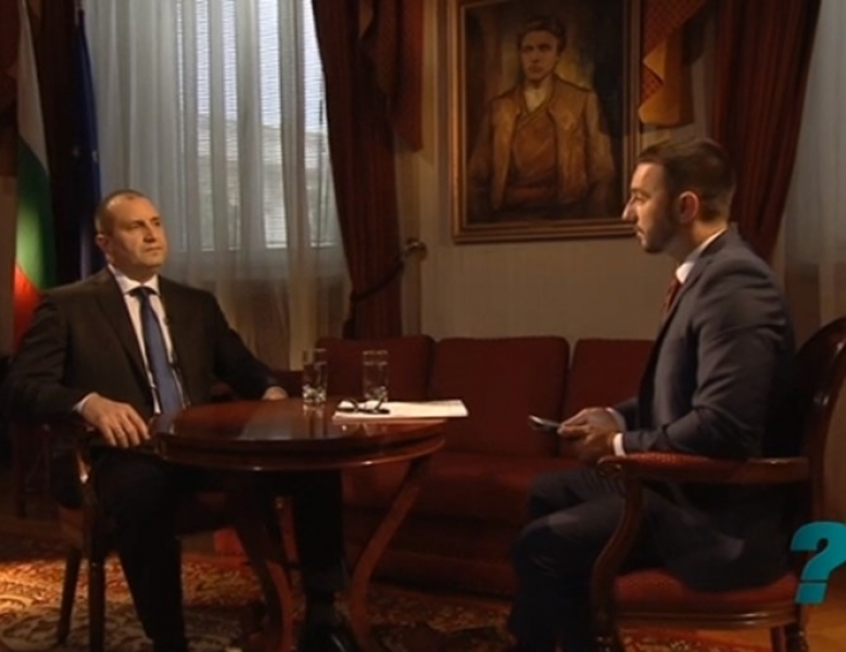 Румен Радев кани Путин на 3 март