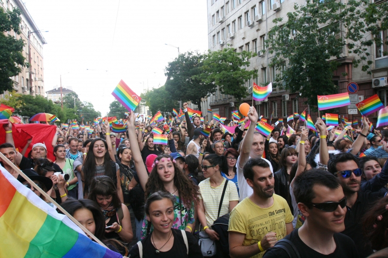 Прайд, контра прайд и много полиция днес в столицата