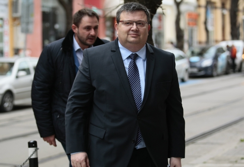 Цацаров: В ЦУМ не се пи кафе, а вода