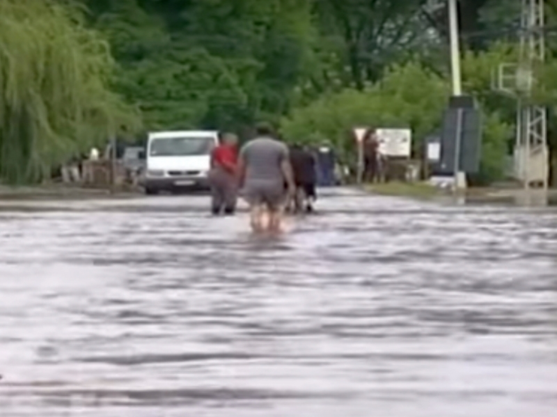 Извънредно положение в Сърбия заради наводнения