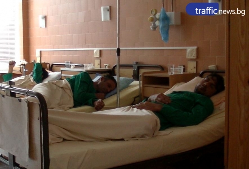 Болниците в Пловдив и Пазарджик си размениха по един от помляните мигранти