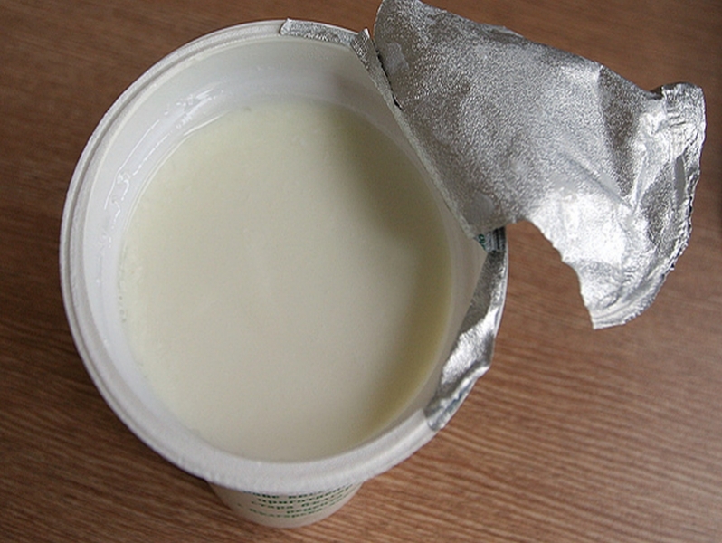 Опасни ли са опаковките на киселото мляко