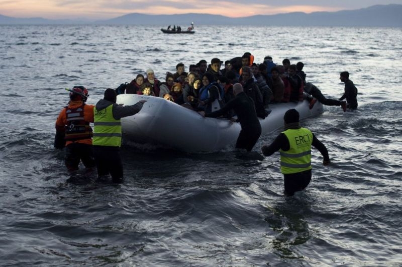 Над 900 мигранти бяха спасени край бреговете на Либия