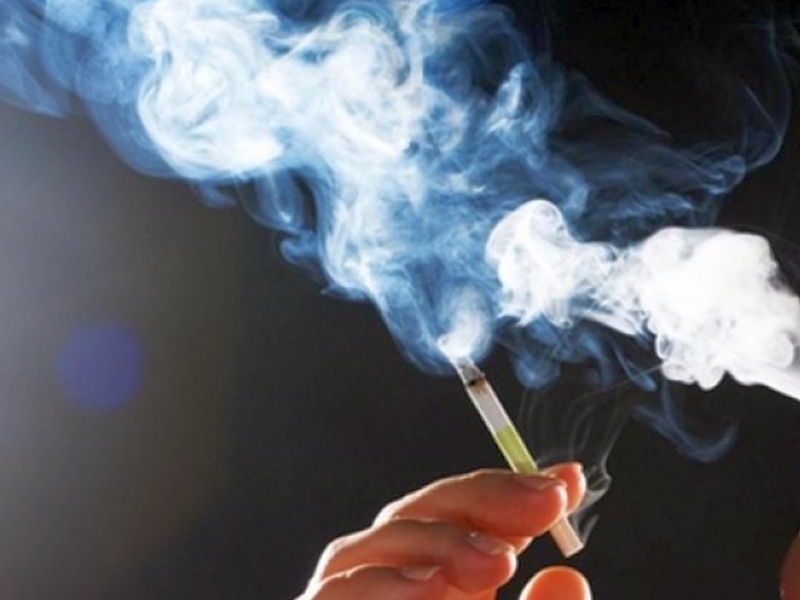 България е на първо място в света по пушещи ученички
