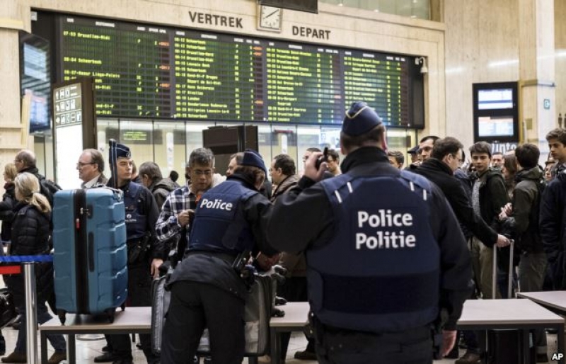 Експлозия на гарата в Брюксел! Тече евакуация