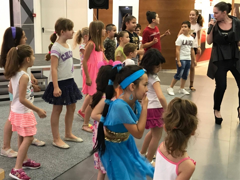 Пловдивските деца таланти превзеха мола в началото на ваканцията ВИДЕО