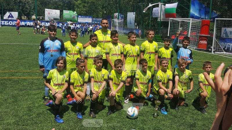 Малки футболисти от Пловдив завършиха втори на Мини Шампионска лига СНИМКИ