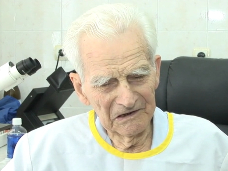 Лекар на 94 години: Не пуша, не пия, последното ще го скрия