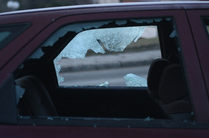 17-годишен изпотроши кола в Асеновград