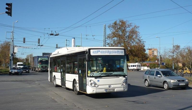 Пловдивски шофьори на автобуси присвоили над 20 бона от билети