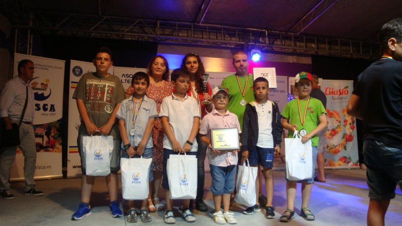 Куп отличия за шахклуб Пловдив на фестивал в Румъния Снимки