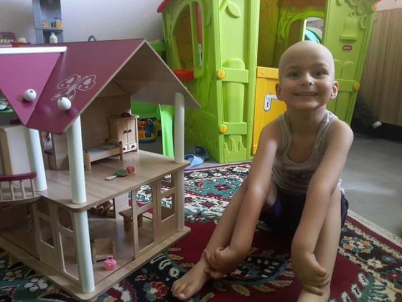 Малкият Криско, който се бори с рак на небцето, има нужда от нас! СНИМКИ