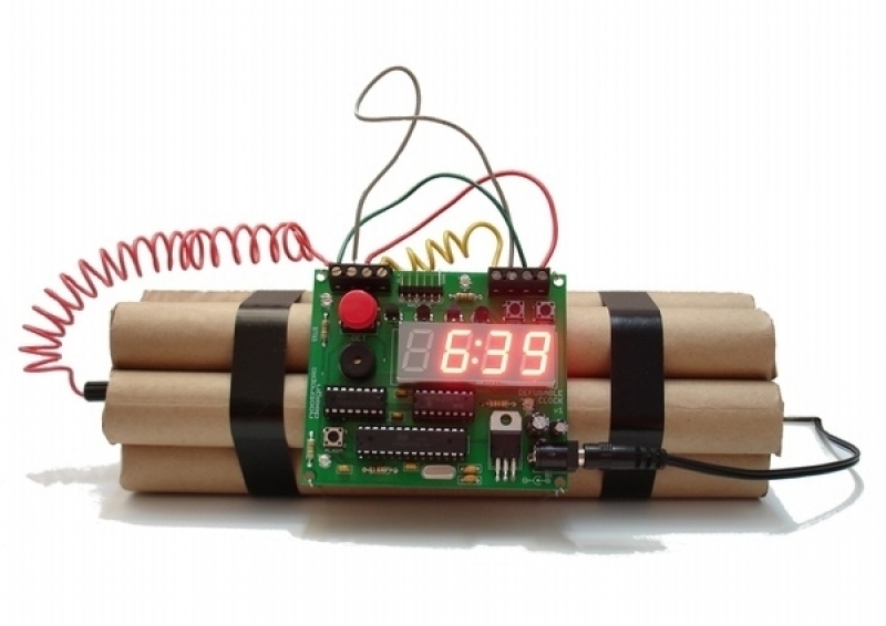 Сигнал за бомба затвори мол