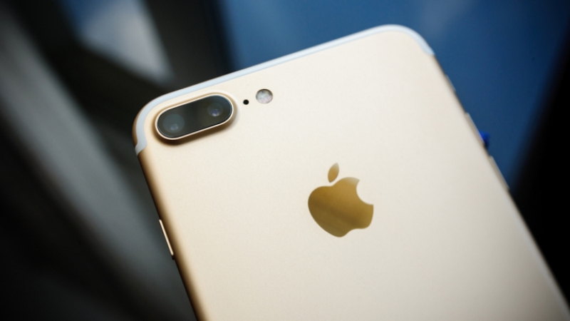 iPhone 8 ще струва над 1000 долара, оператори вече се чудят как да направят отстъпки
