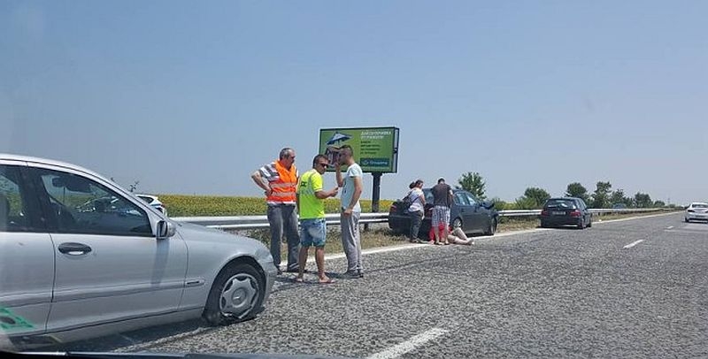 Верижна катастрофа на магистралата край Пловдив! Има ранени СНИМКИ