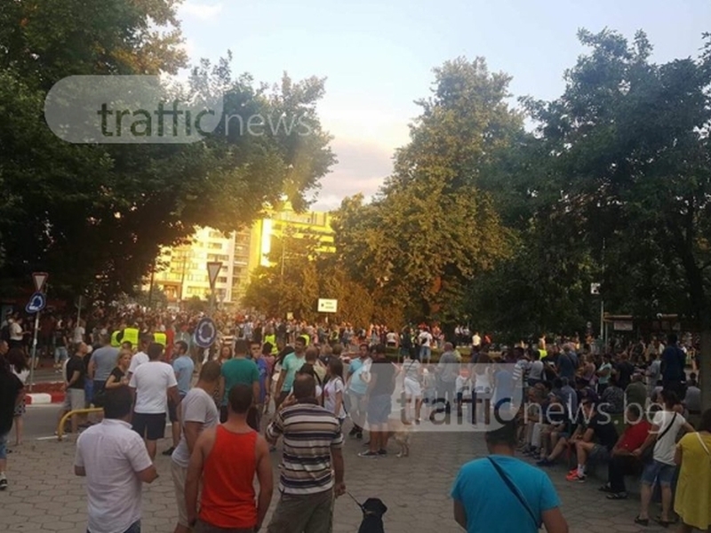 Асеновград спира протестите за две седмици, полиция ще охранява битите спортисти