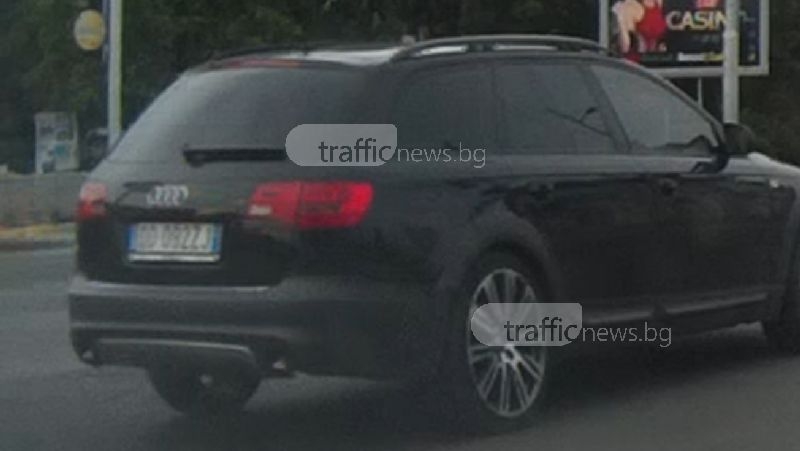 Шофьор на ауди не признава светофарите в Пловдив, минава два пъти на червено ВИДЕО
