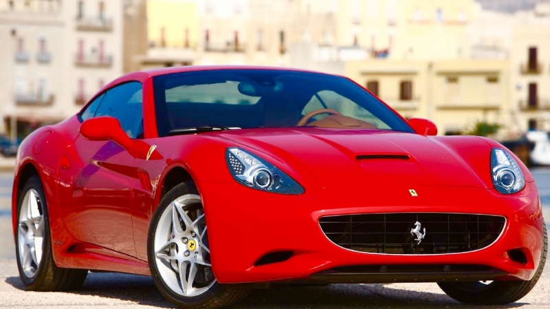 Бум на нови ферарита, ламборгини, бентлита, поршета и ягуари отчетоха от КАТ