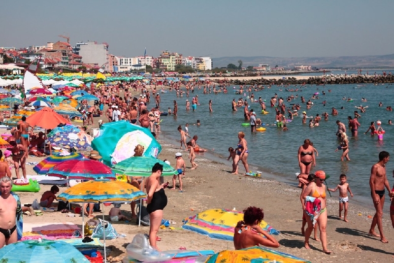 Бум на жени по монокини по родното Черноморие