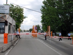 Огромна опашка от автомобили блокира границата с Турция СНИМКИ