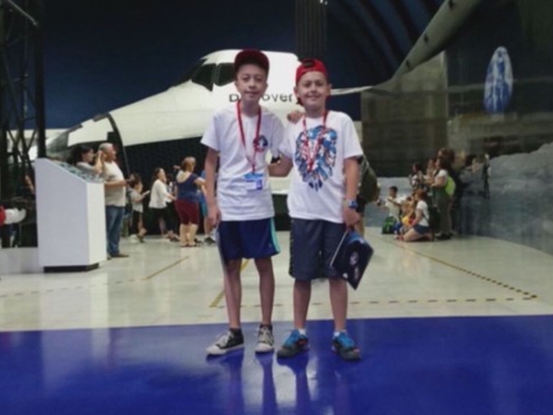 Две български деца “приземиха“ совалка на НАСА