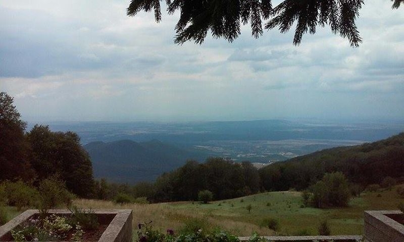 Величествена гледка и възрожденска атмосфера само на 60 километра от Пловдив СНИМКИ