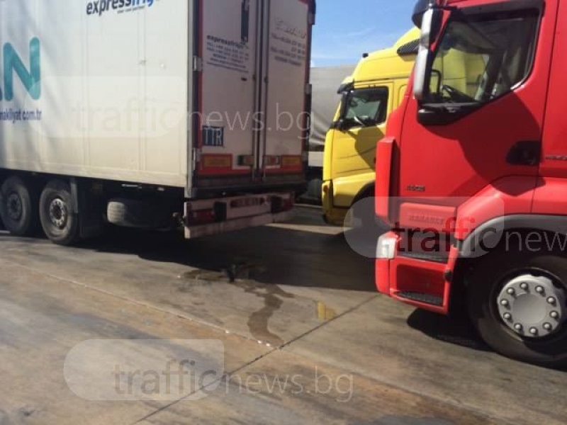 Български шофьори блокирани на границата с Турция, опашките са километрични