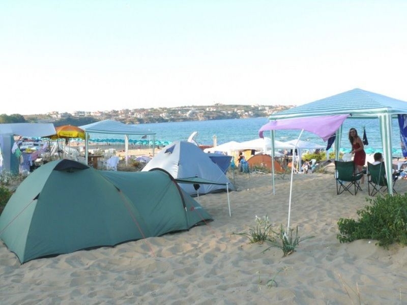 Баневи: Охранители заляха наши служители с кофа фекалии