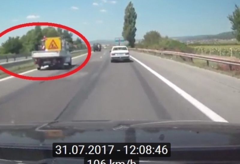 Съпругът на жената, загинала на магистралата: Как може камион да паркира в лявата лента?!