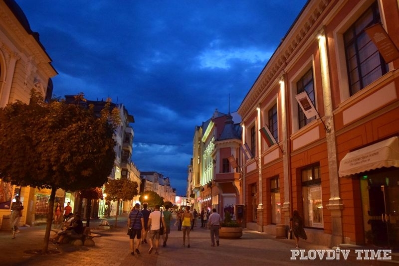 Адът се мести в Пловдив! Оранжев код за опасно време е в сила в цялата област