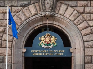Правителството мисли как да пресече прането на пари