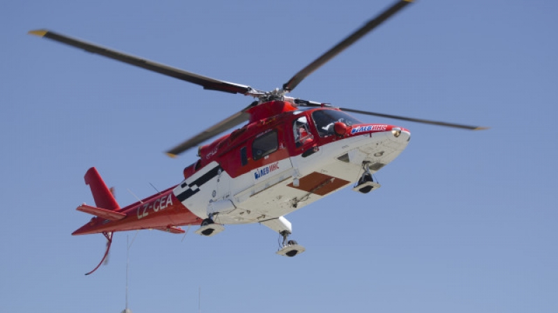 Спасяват с хеликоптер и лебедка тежко пострадал парапланерист