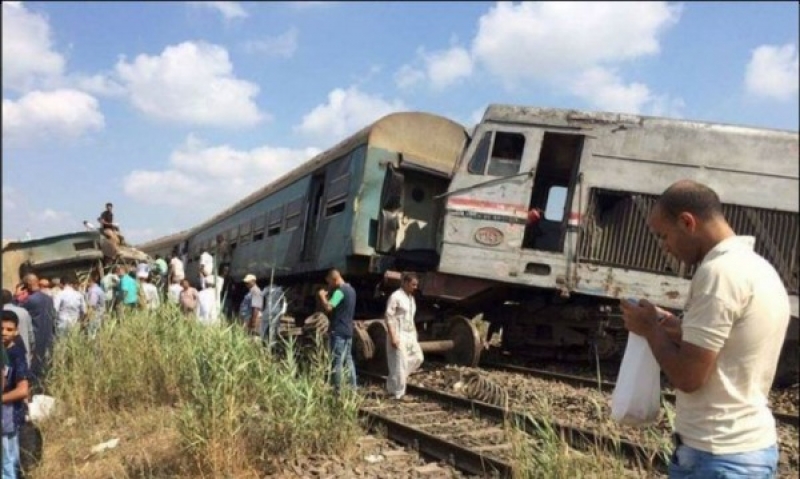 36 загинали и стотици ранени при влакова катастрофа в Египет